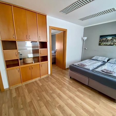 3-Bedroom Apartment In Rajhrad, With Kitchen, 2 Bathrooms, Parking Εξωτερικό φωτογραφία