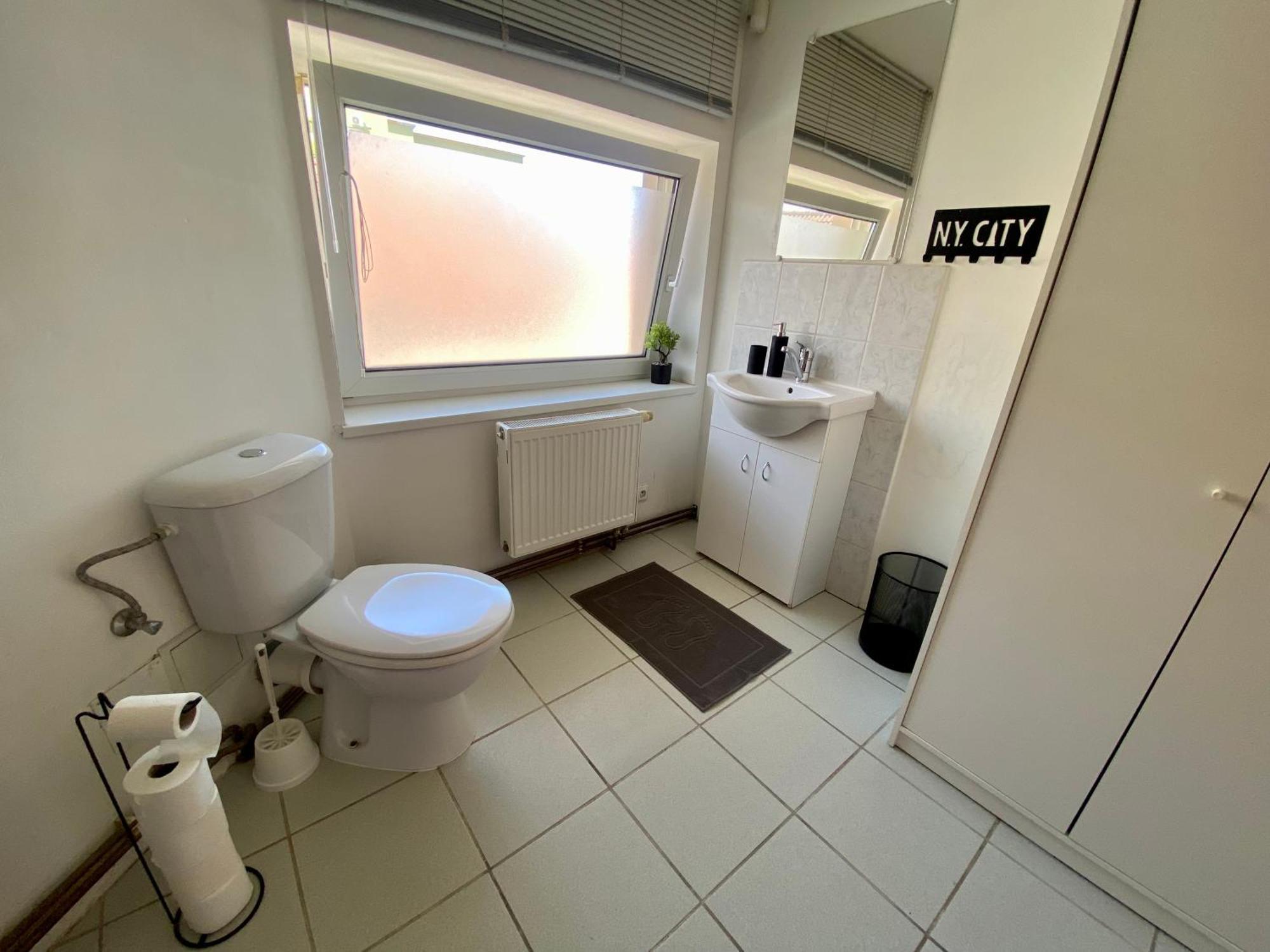 3-Bedroom Apartment In Rajhrad, With Kitchen, 2 Bathrooms, Parking Εξωτερικό φωτογραφία